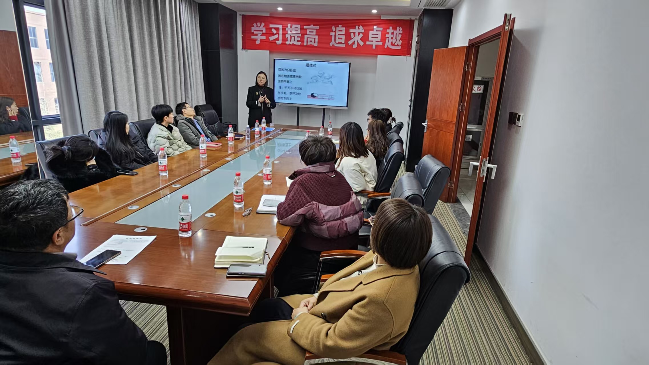 ��ȫ��Ӗ�þ�����L(ch��ng)�ŏ͹��M(j��n)�Еr(sh��)